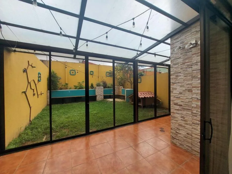 Venta de Casa con 4 habitaciones en San Rafael Montes de Oca - Venta en Montes de Oca