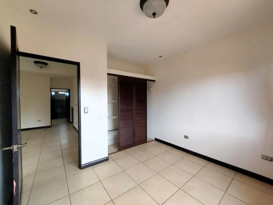 Venta de Casa con 4 habitaciones en San Rafael Montes de Oca - Venta en Montes de Oca — photo 2