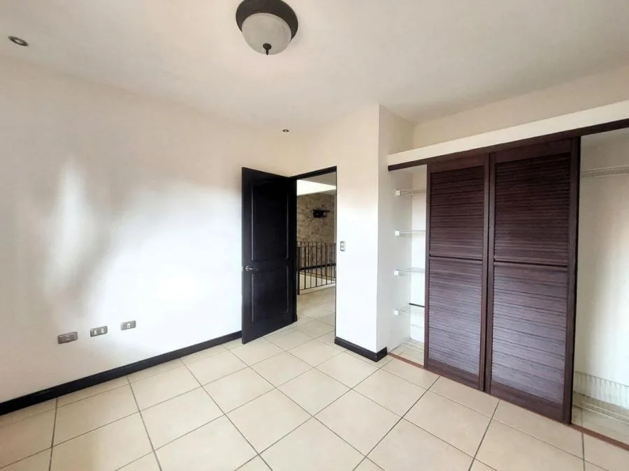 Venta de Casa con 4 habitaciones en San Rafael Montes de Oca - Venta en Montes de Oca — photo 5