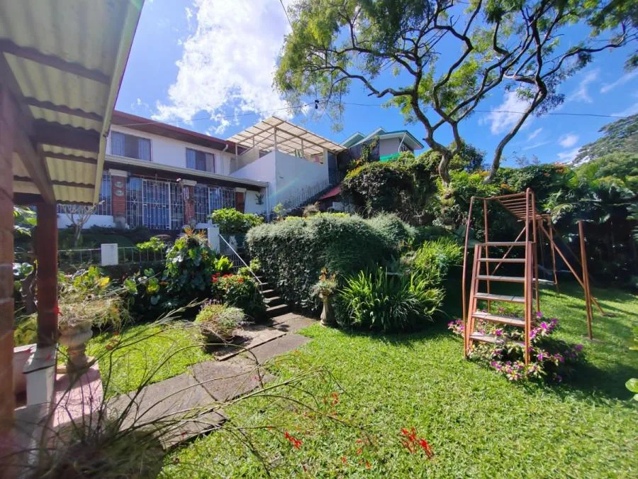 Venta de Casa con amplia zona verde en Sabanilla.  - Venta en Montes de Oca — photo 2