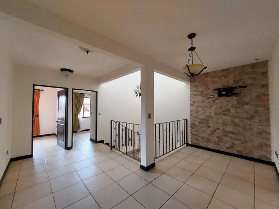 MLS-25-1242 LS VENTA CASA SAN RAFAEL SAN JOSE - Venta en Montes de Oca — photo 3