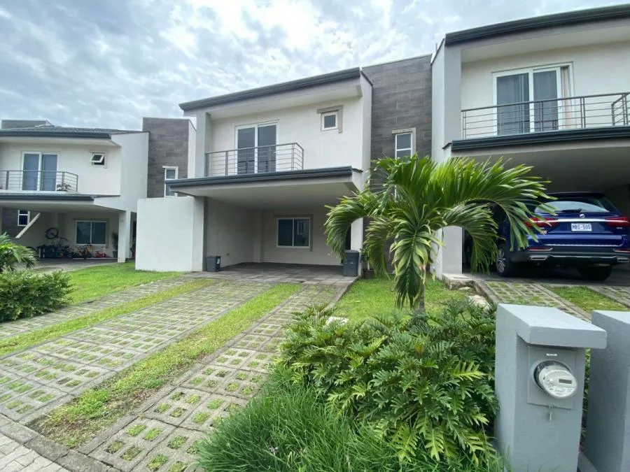 Casa en Venta en Escazú, San José. RAH 23-2883 - Venta en Escazú
