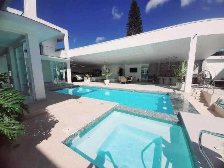 Venta de exclusiva propiedad con amenidades privadas en Escazu 26-175 - Venta en Escazú