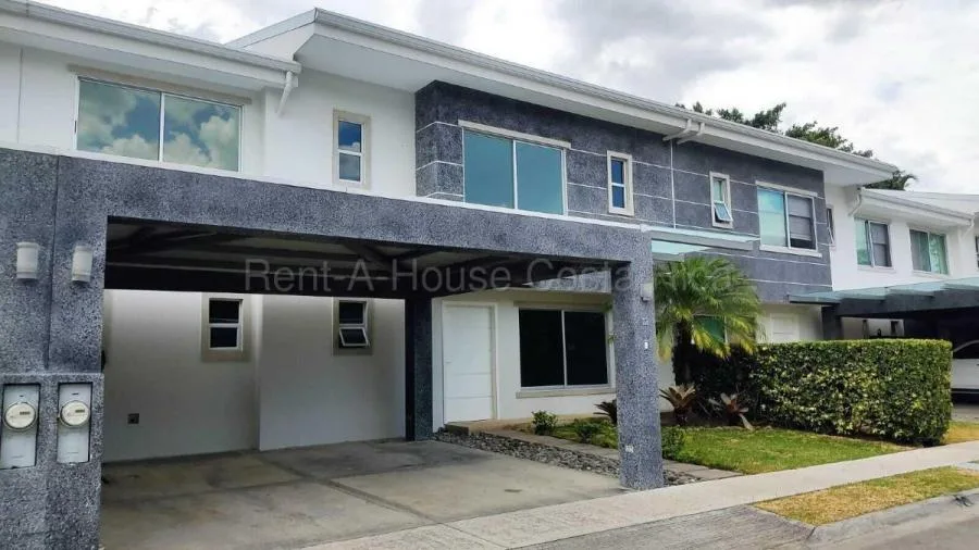 ???? Moderna Casa en Condominio –Disponible en Alquiler 26-1088   - Alquiler / Renta en Santa Ana