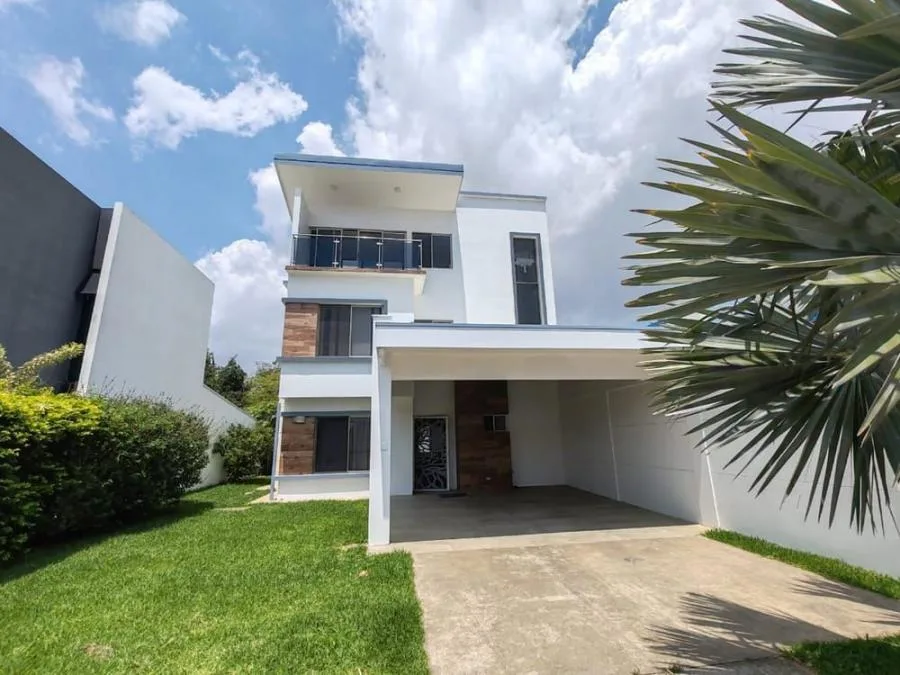 Se Vende Preciosa casa en La Ribera de Belén - Venta en Belén