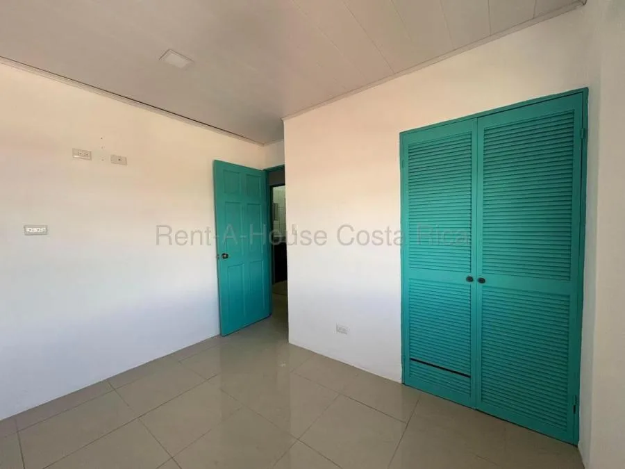 Acogedor apartamento en condominio con 2 parqueos cerca de servicios #26-1624 GS - Venta en Tibás