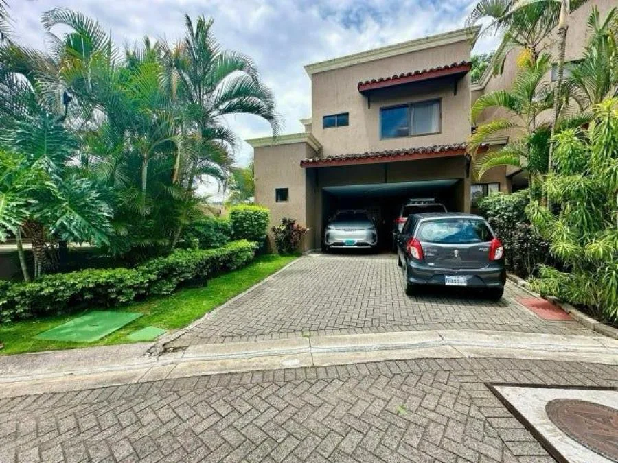 Venta de Casa en Pozos, Santa Ana. RAH 25-96 - Venta en Santa Ana