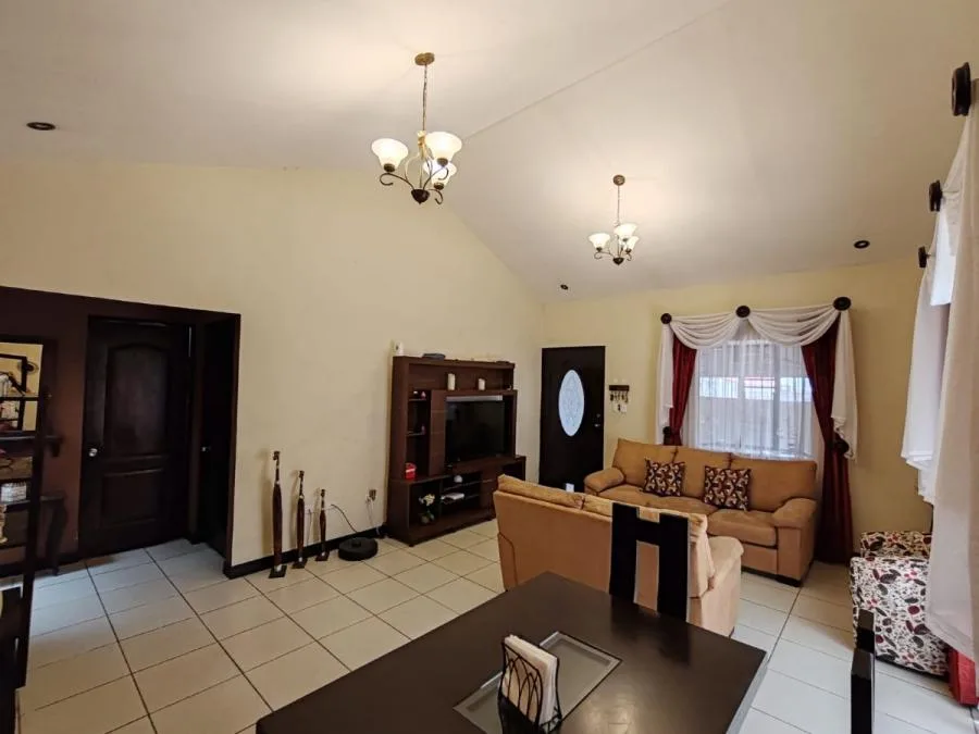 Venta de casa en Residencial Privado en Alta Moravia NG - Venta en Moravia — photo 2
