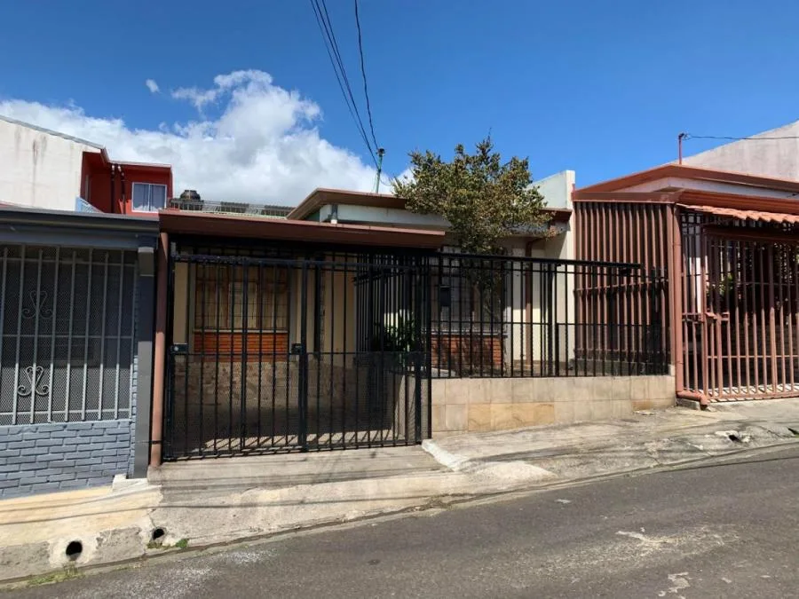 Casa en Venta en San Rafael, Heredia RAH #221785 - Venta en Santiago