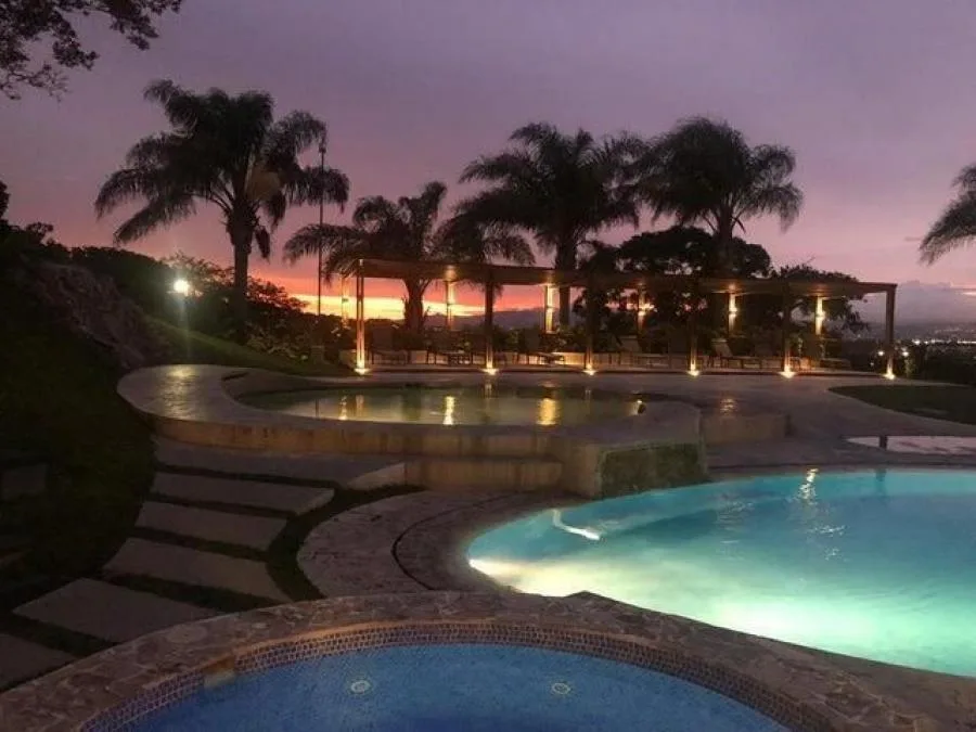 Alquiler de Apartamento en Rio Oro, Santa Ana. - Alquiler / Renta en Santa Ana