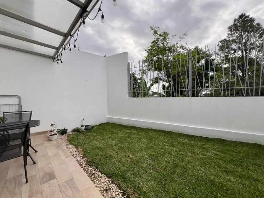 CASA EN VENTA EN ESCAZU, MLS #26-706 - Venta en Escazú