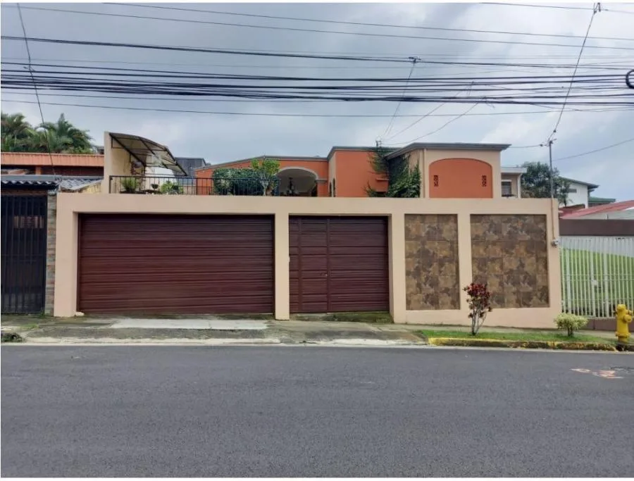 Venta de casa en Los Colegios Norte, Moravia US$330,000 #JM56 - Venta en San Vicente