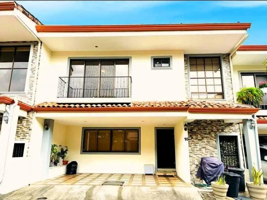 Venta de Casa en Santa Ana, San José.  - Venta en Santa Ana