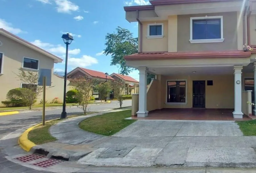 Casa en venta en La Unión, Cartago. RAH 23-1988 - Venta en La Unión