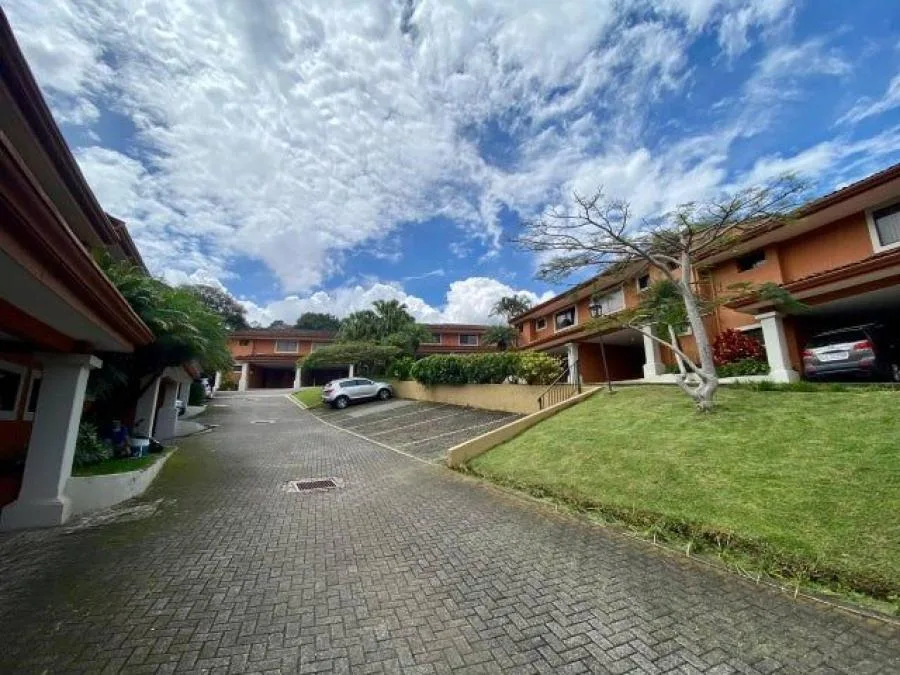 Alquiler de casa amoblada en Escazú - Alquiler / Renta en Escazú