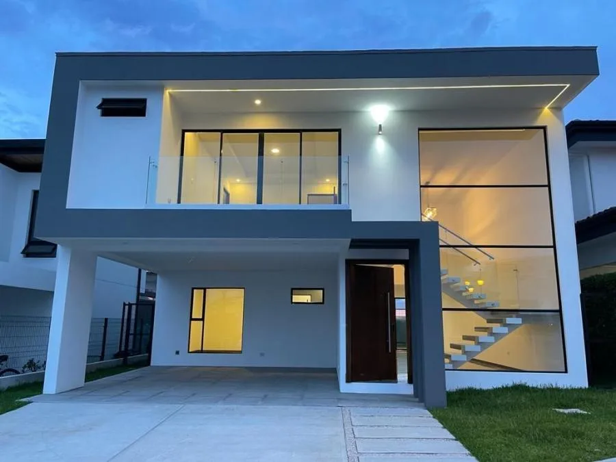 Casa en Venta en Ulloa, Heredia RAH #221310 - Venta en Ulloa