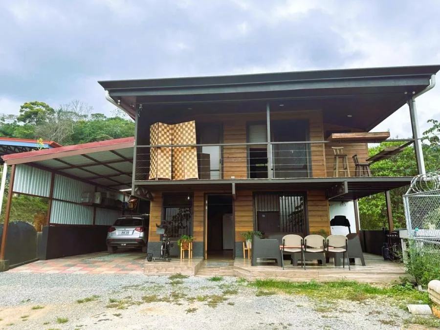 HERMOSA CASA EN VENTA EN LA ZONA TRANQUILA DE MIRAVALLES, DANIEL FLORES - Venta en Perez Zeledón
