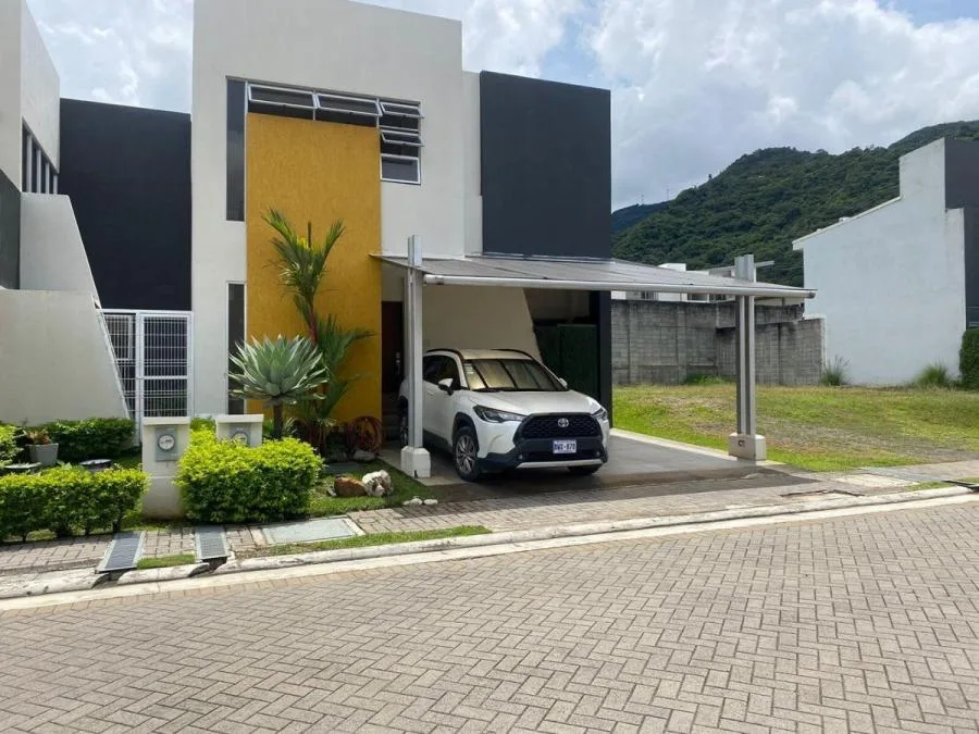 CASA EN VENTA EN ESCAZU, MLS #24-652 - Venta en Escazú