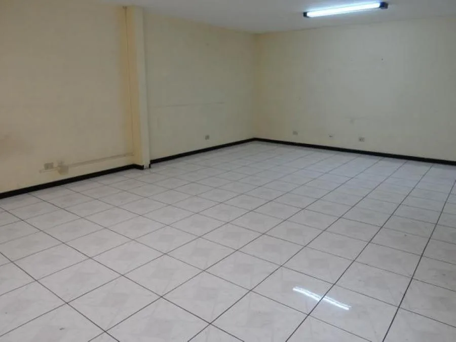 Alquiler de Edificio Comercial en San José. - Alquiler / Renta en San José — photo 4