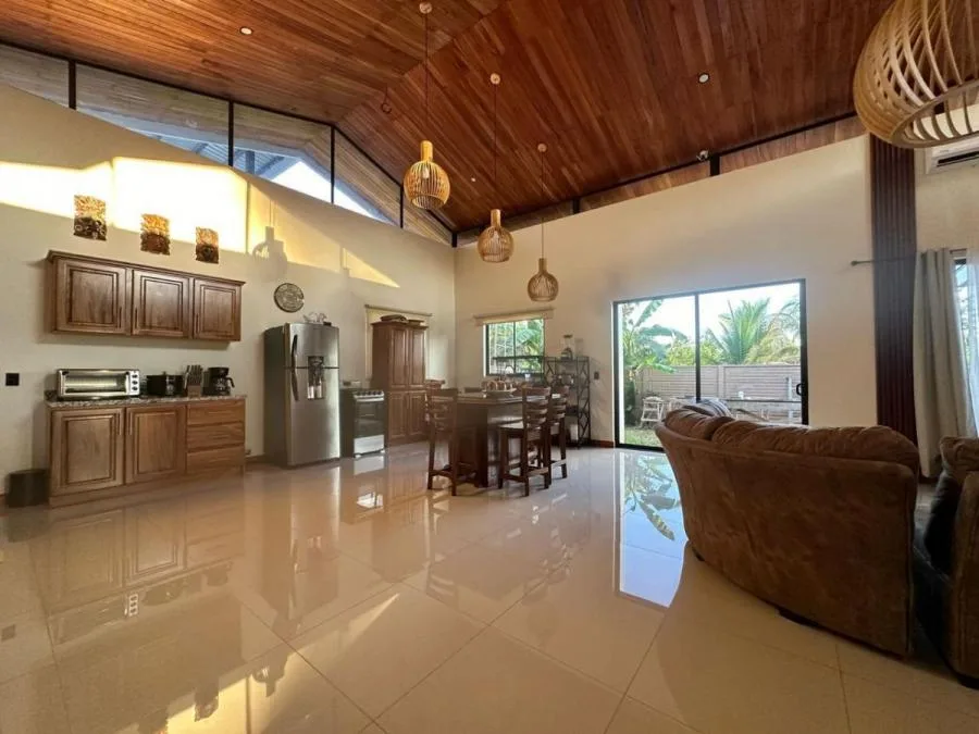 Alquiler de Casa amueblada en Parrita Puntarenas MGA - Alquiler / Renta en Parrita