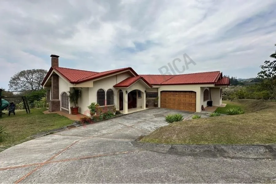 Venta de casa en Residencial Privado en San Isidro de Heredia US$ 450.000 #5670 - Venta en San Isidro