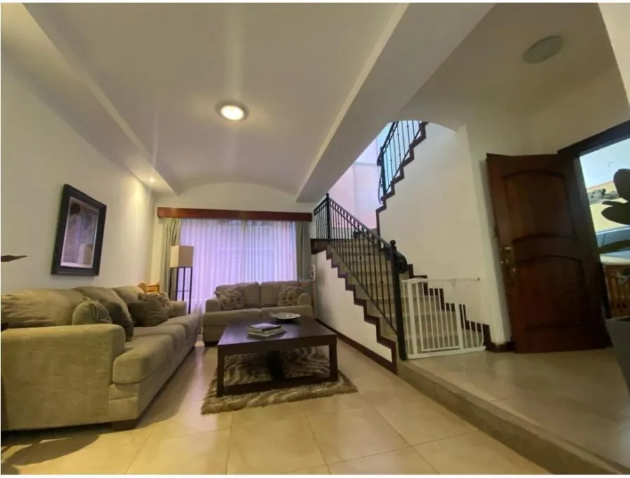 Venta de casa en condominio en Pinares, Curridabat US$238,000 #PR001  - Venta en Curridabat