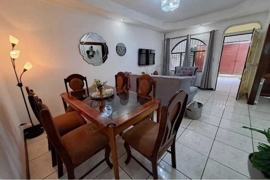 VENTA Casa y Apartamento en Coronado USO DE SUELO COMERCIAL #6385 - Venta en Vasquez de Coronado