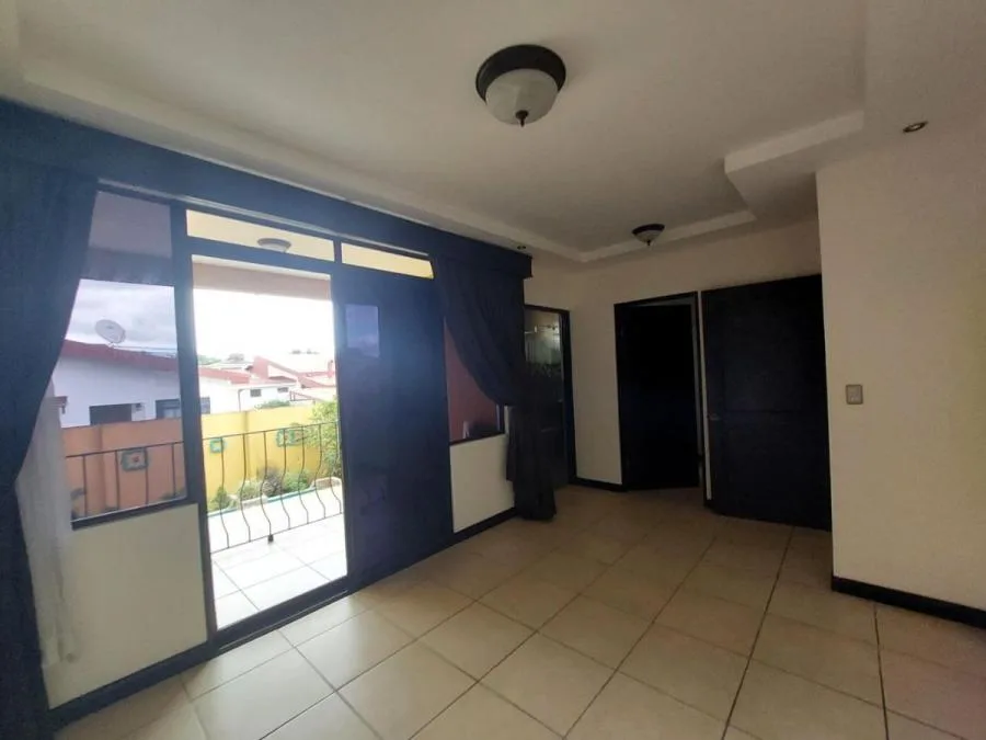 Venta de Casa en Montes de Oca, San José. RAH 25-1242 - Venta en Montes de Oca — photo 3