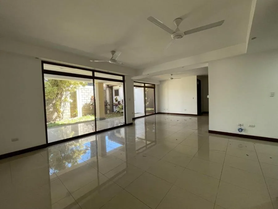 Venta de Casa en Santa Ana en Residencial RAH 24-1025 MGA - Venta en Santa Ana