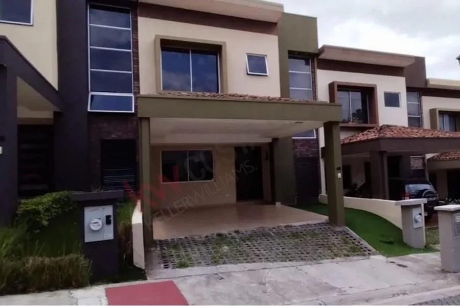 CASA EN VENTA EN MERCEDES NORTE #5706  - Venta en Mercedes