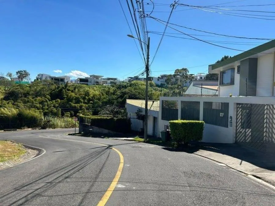 Venta de Casa en San Rafael, Escazú. RAH 25-242 - Venta en Escazú
