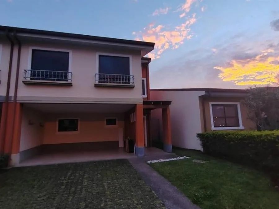 Venta de casa en condominio La Floresta GB - Venta en La Unión