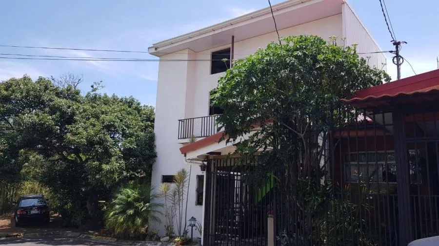 Casa en venta en Mercedes Sur, Heredia. RAH 23-2237 - Venta en Mercedes