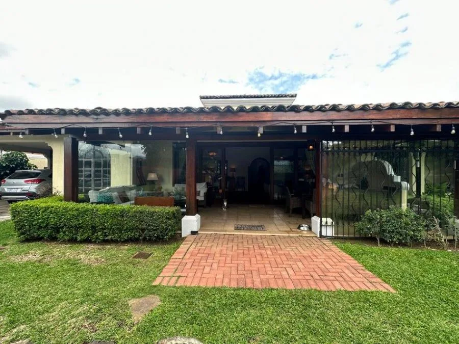 Venta de Casa en Santo Domingo, Heredia. RAH 24-1688 - Venta en Santo Domingo