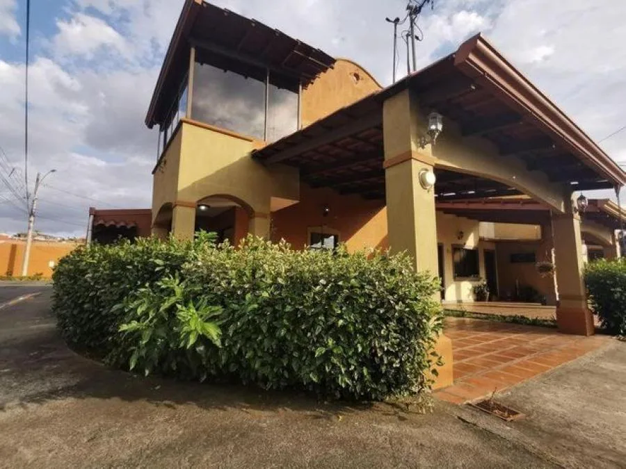 CASA EN VENTA, SANTO DOMINGO DE HEREDIA, Cod#24-659 - Venta en Santo Domingo