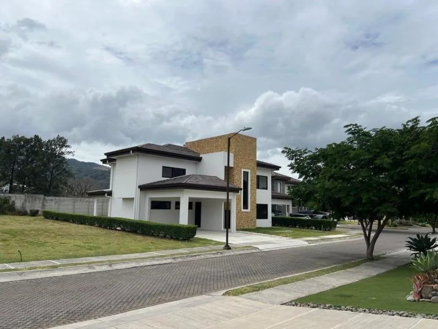 CASA EN VENTA EN SANTA ANA, cod: CTL 25-1459 - Venta en Santa Ana