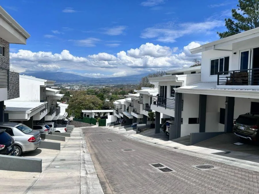 Venta de hermosa casa en Santa Ana 25-1400 - Venta en Santa Ana