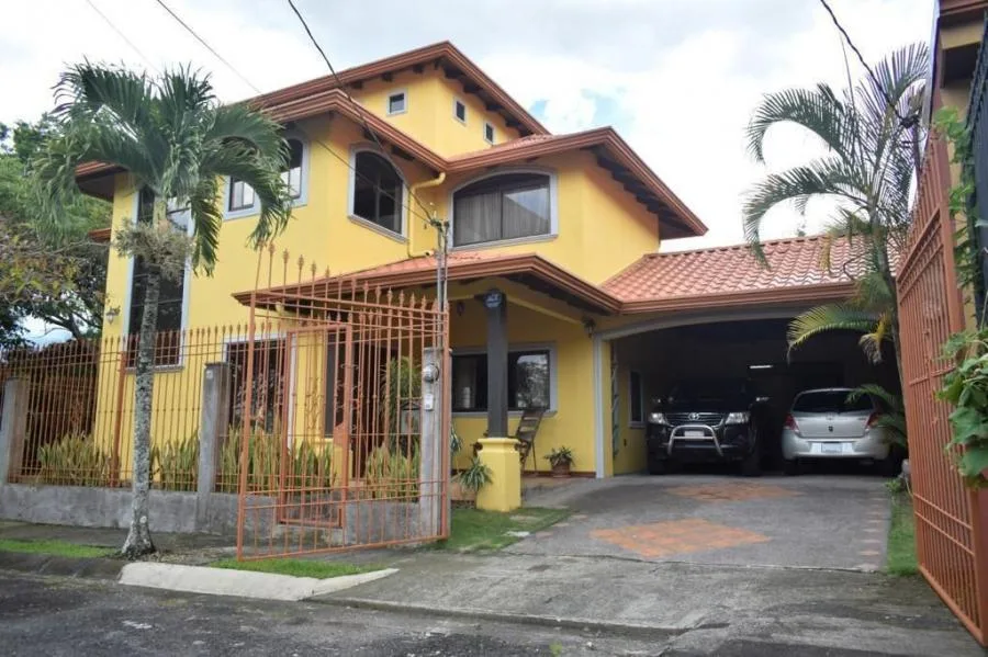 CASA EN VENTA EN MERCEDES NORTE, HEREDIA RAH 23456  - Venta en Mercedes