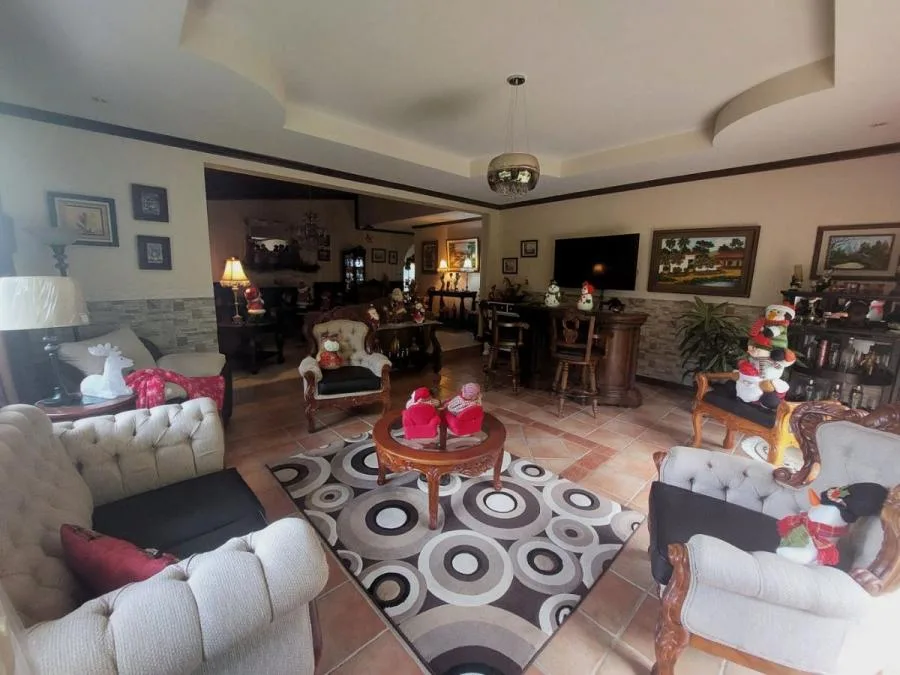 Venta de casa en San Jeronimo Moravia en lote de 2.238 m2 - Venta en Moravia — photo 2