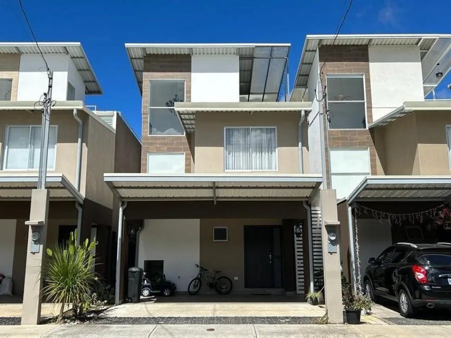 Venta de Casa en El Guarco, Cartago. RAH 24-1141 - Venta en El Guarco