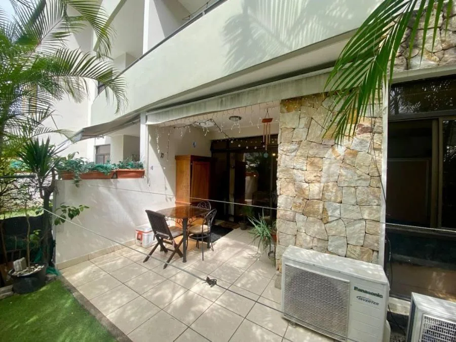 Venta de Apartamento en primer piso en Condominio Avalon Country Santa Ana - Venta en Santa Ana