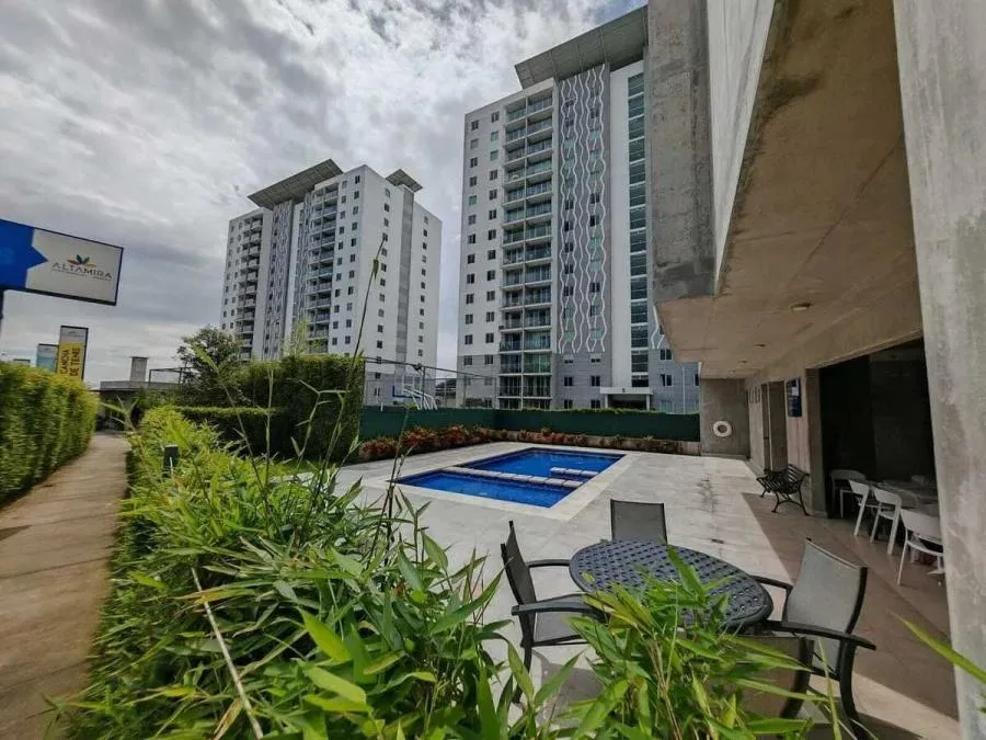 Alquiler de apartamento en Condominio Altamira, San Pablo de Heredia UZ2581 USD $1,150  - Alquiler / Renta en San Pablo