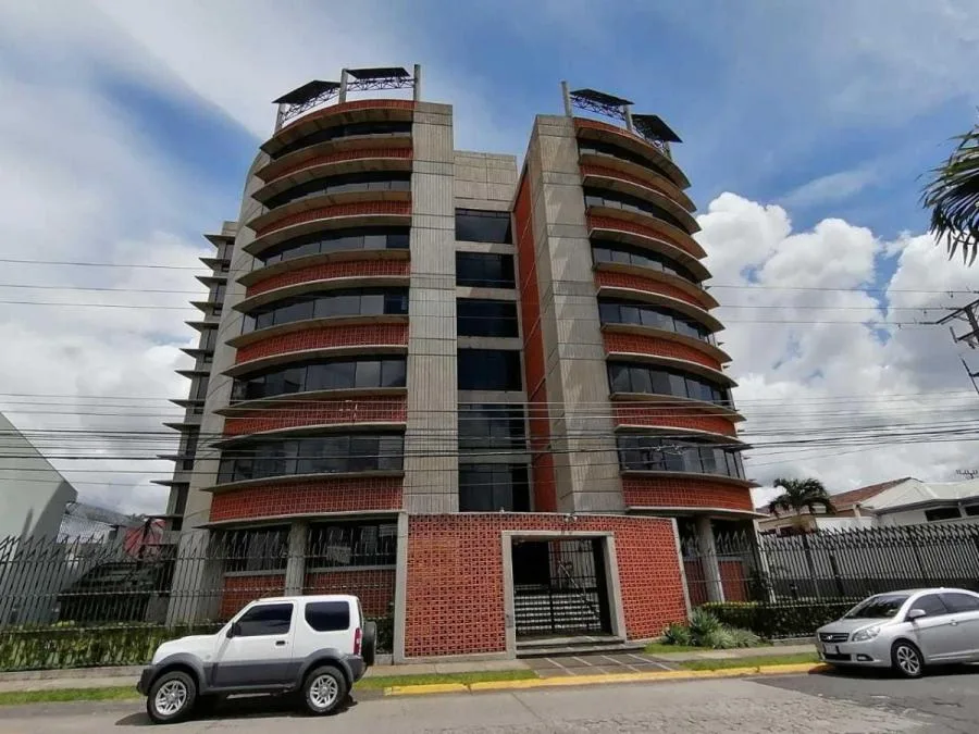 Apartamento en Venta en Rohrmoser, San José RAH #222629 - Venta en Pavas