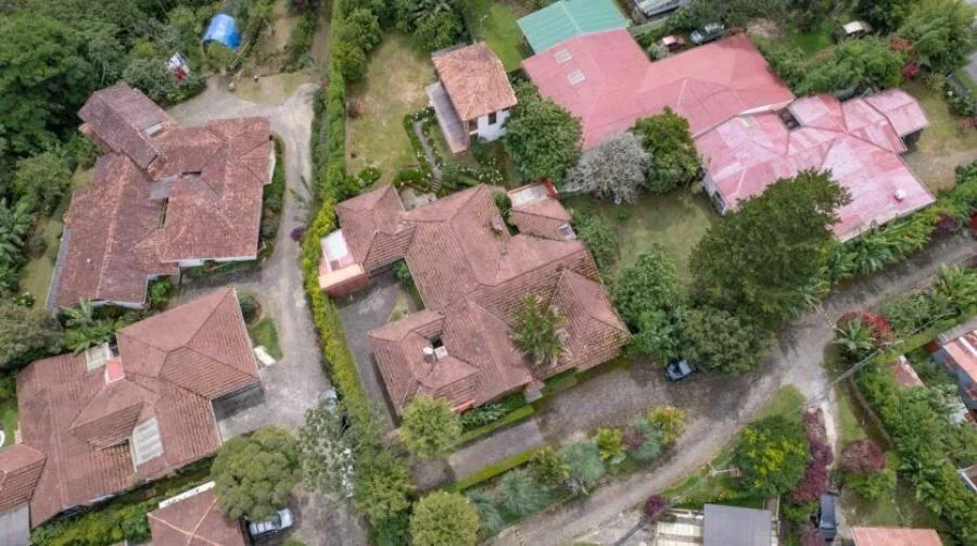 Venta de casa con apartamento independiente en San Rafael, Montes de Oca $590,000 #FR004  - Venta en San Pedro — photo 3