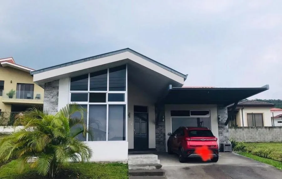 Venta de Casa en La Guácima, Alajuela. RAH 25-816 - Venta en Guácima