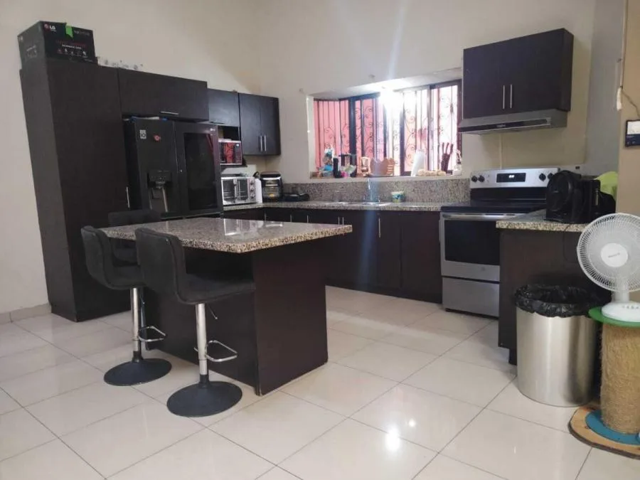 VENTA DE CASA EN SAN FRANCISCO HEREDIA PBR - Venta en San Francisco