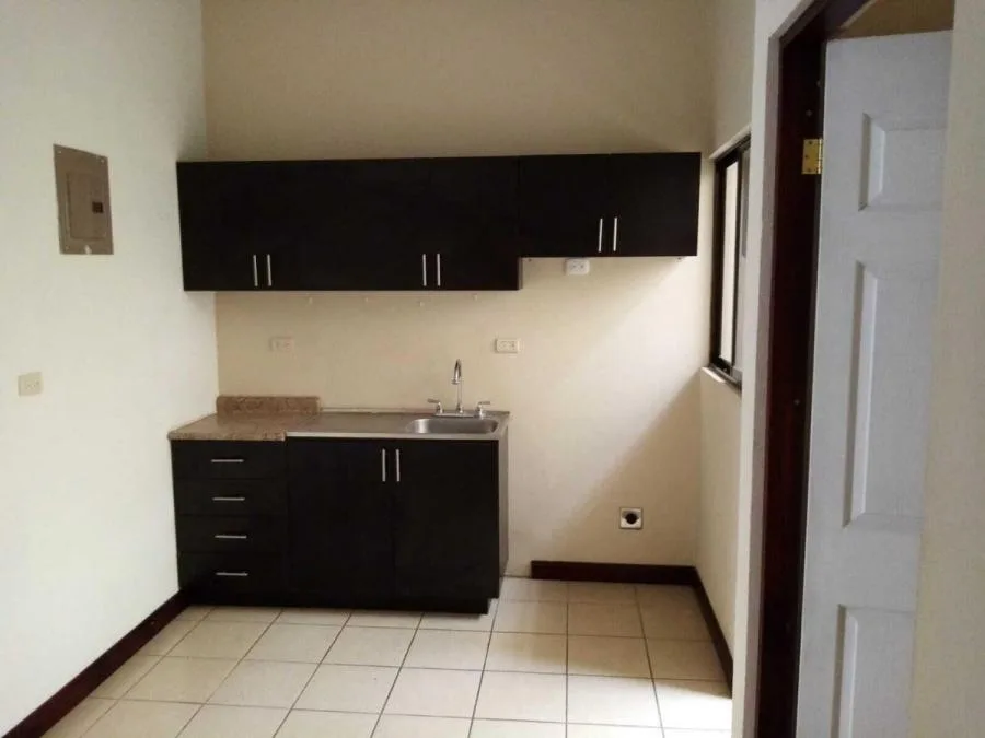 Venta de Apartamento en Montes de Oca, San José. RAH 24-556 PRECIO REBAJADO - Venta en Montes de Oca — photo 2