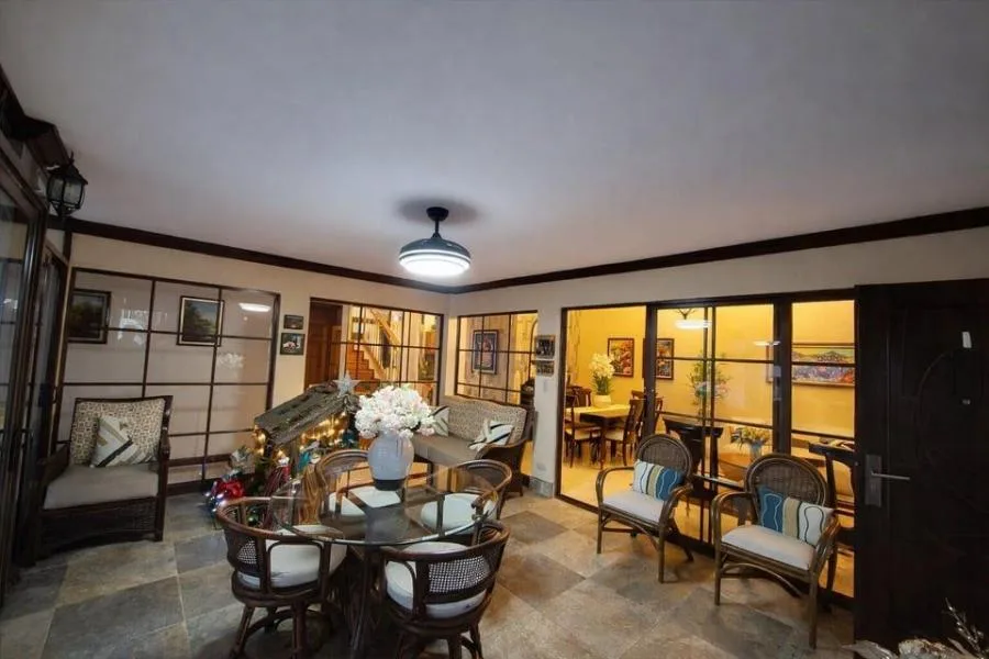Venta de Casa Esquinera en Bello Horizonte-Escazú. RAH 26-1351 - Venta en Escazú