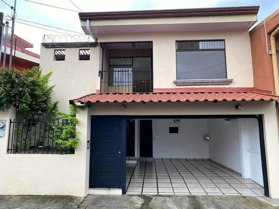 Venta propiedad con casa y 2 apartamentos ideal para inversión y desarrollo #26-1520 GS - Venta en San Pablo