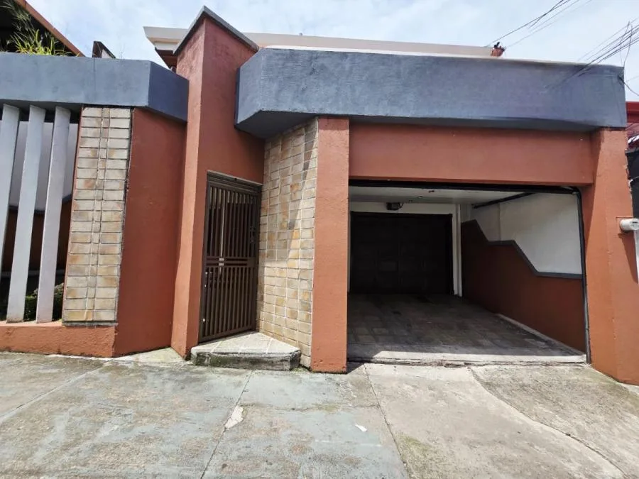 VENTA DE CASA GRANDE MERCEDES NORTE HEREDIA - Alquiler / Renta en Mercedes